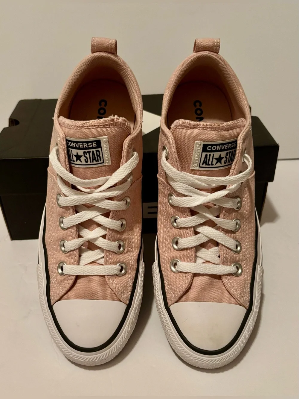 Converse Chuck Taylor All-Star Madison Ox Women’s Sneakers | Size 8